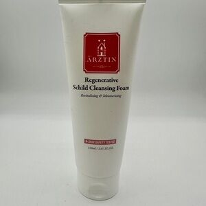 Regenerative Schild Cleansing Foam - White